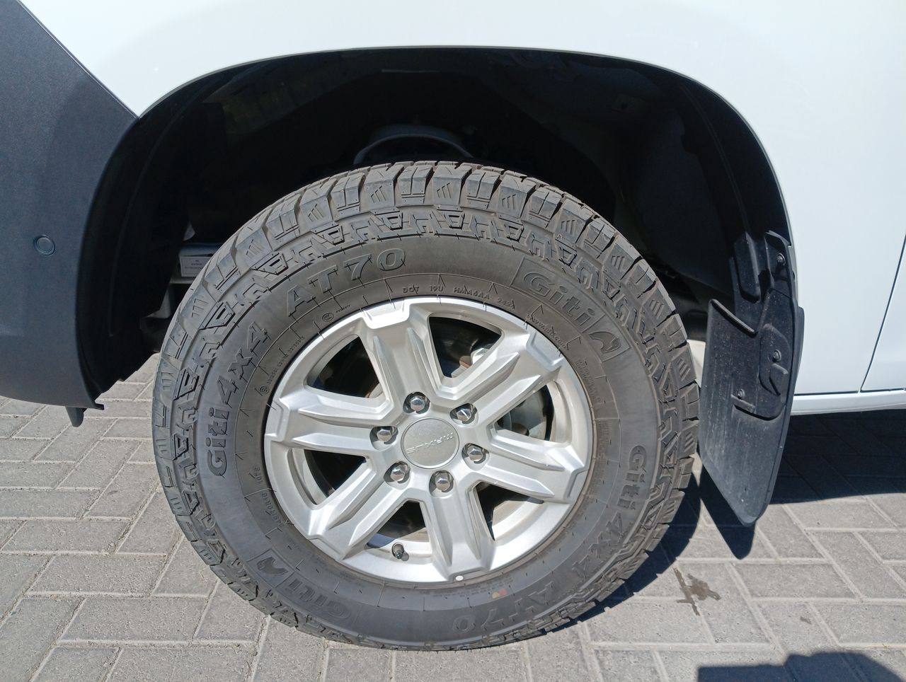 Maxus T60 — foto 16 de 34