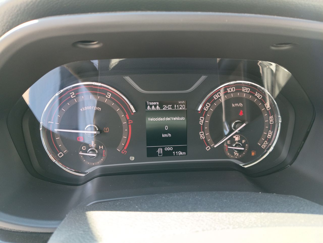 Maxus T60 — foto 26 de 34