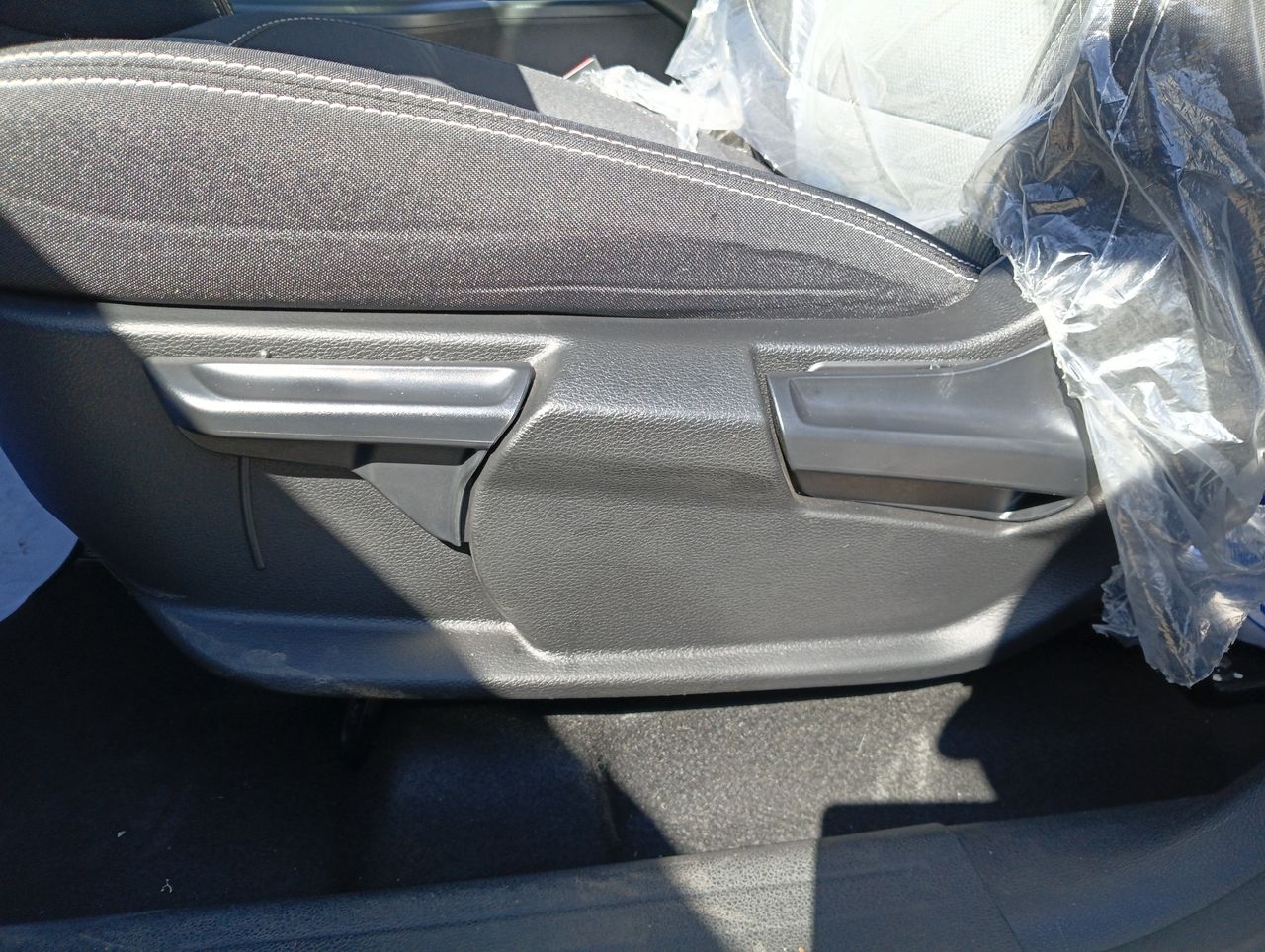 Maxus T60 — foto 22 de 34
