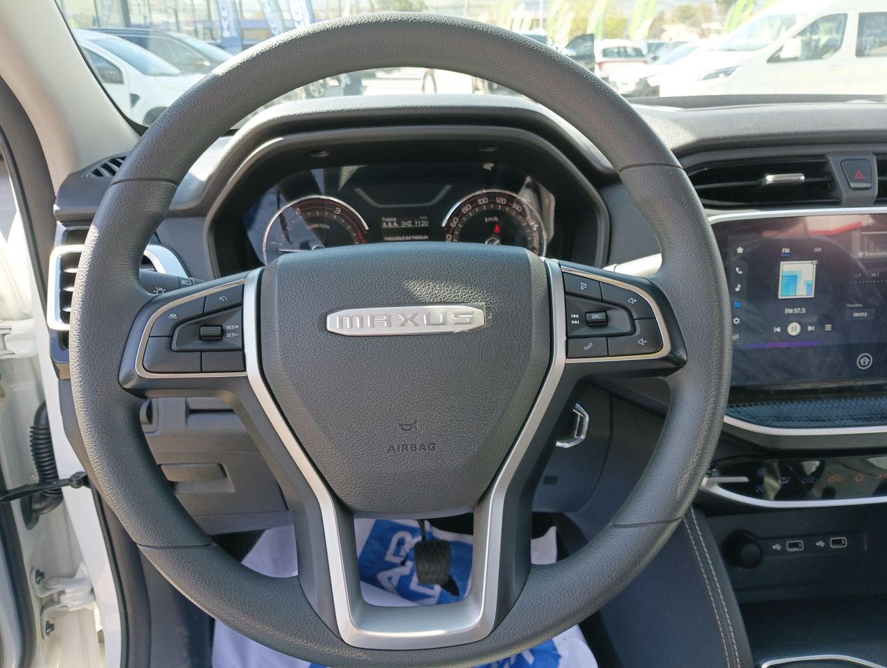 Maxus T60 — foto 24 de 34