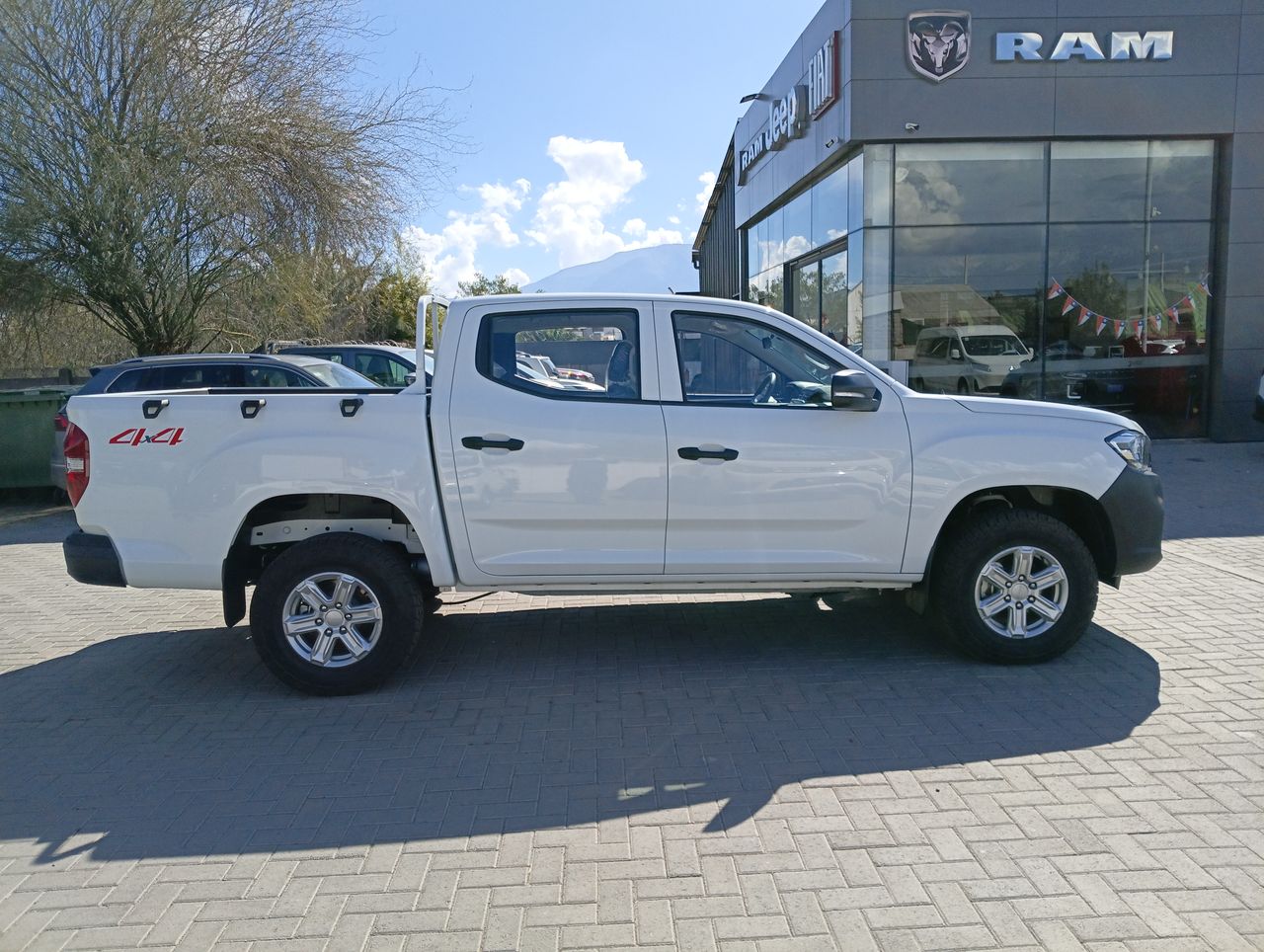 Maxus T60 — foto 9 de 34