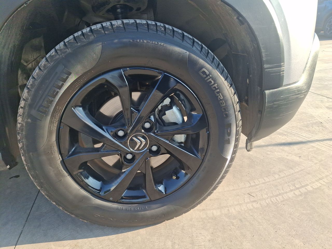 Volvo Ex30 — foto 10 de 23