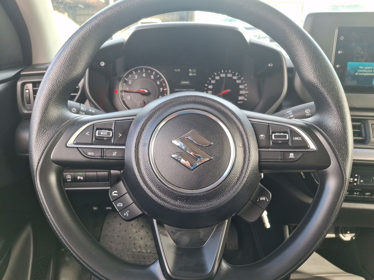 SUZUKI - 23