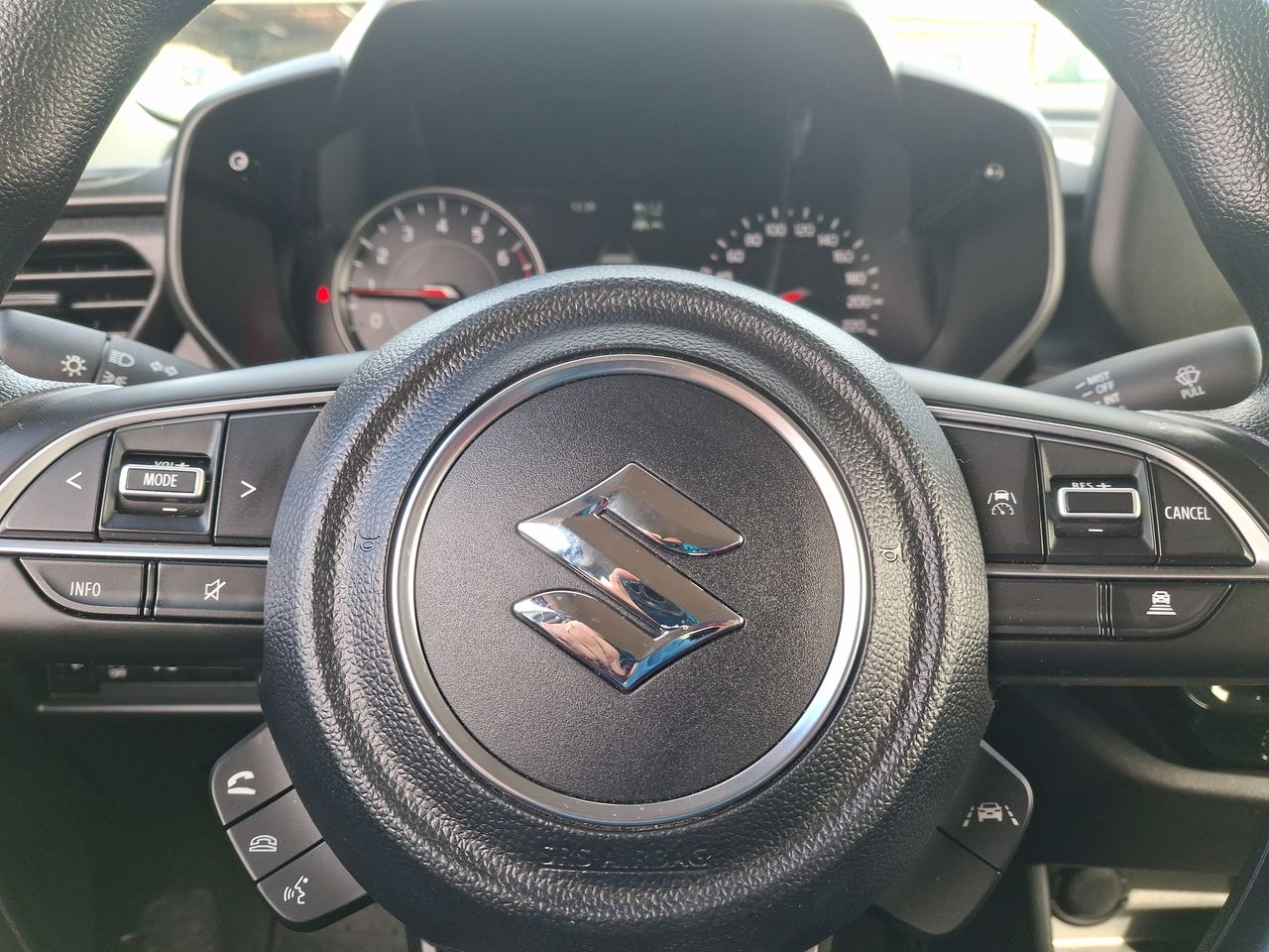 SUZUKI - 24