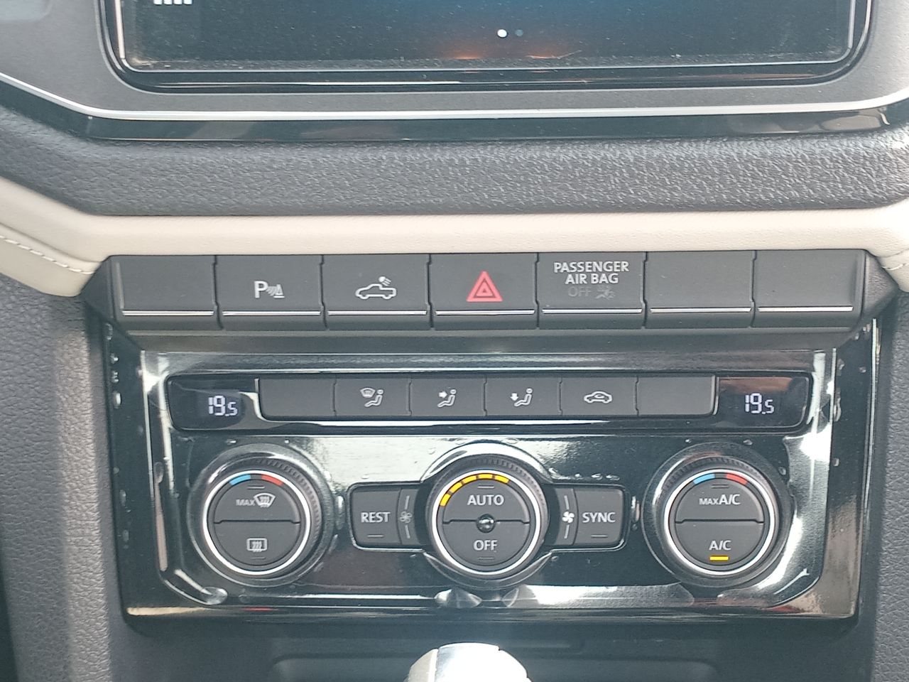 Volkswagen Amarok — foto 29 de 34