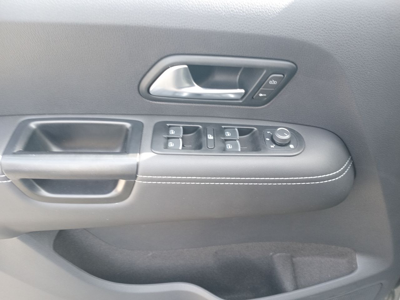 Volkswagen Amarok — foto 21 de 34