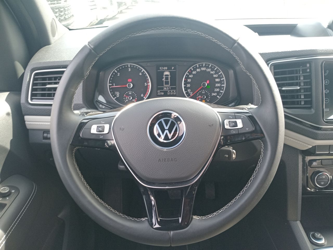 Volkswagen Amarok — foto 24 de 34