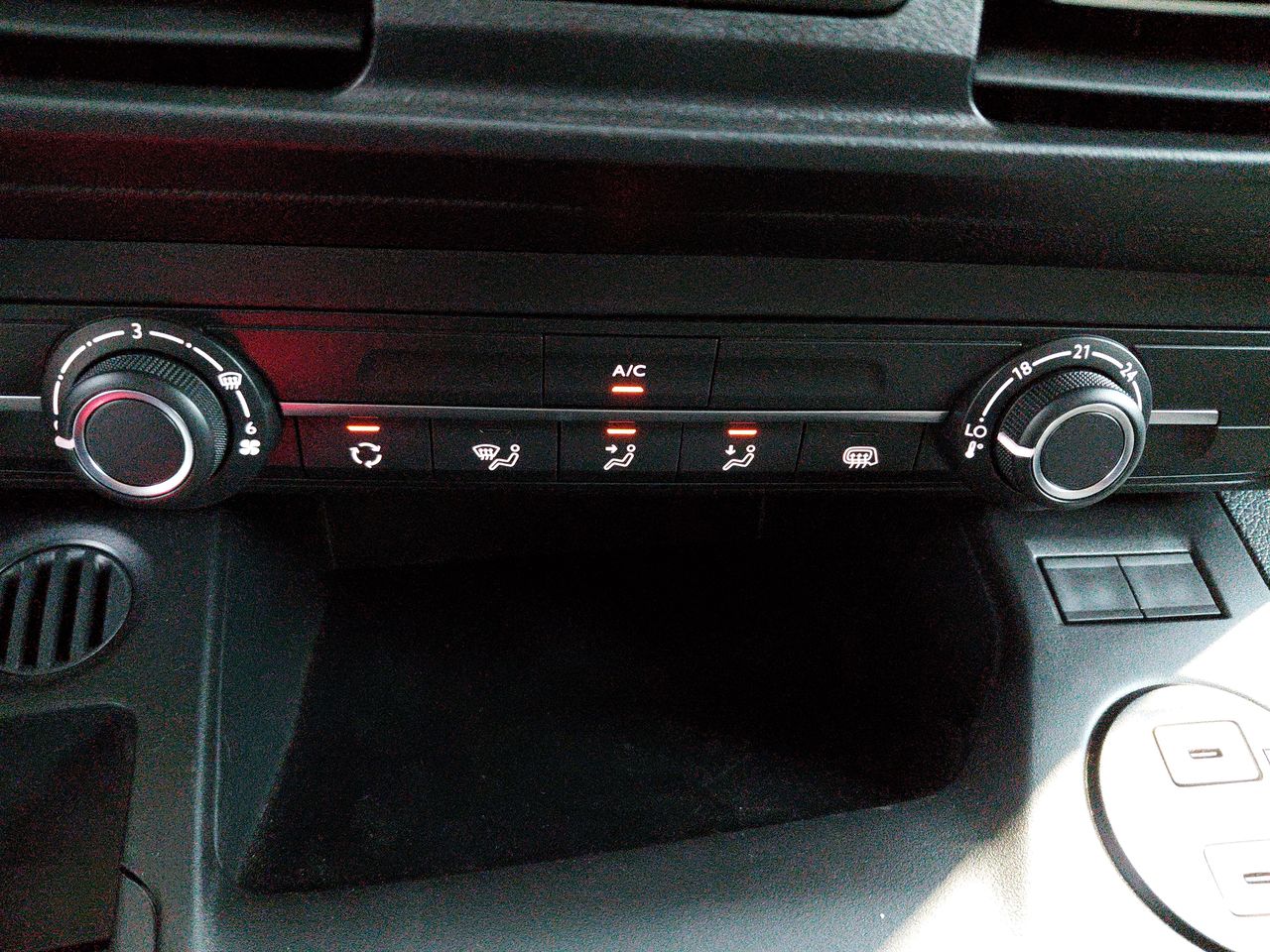 PEUGEOT - 27