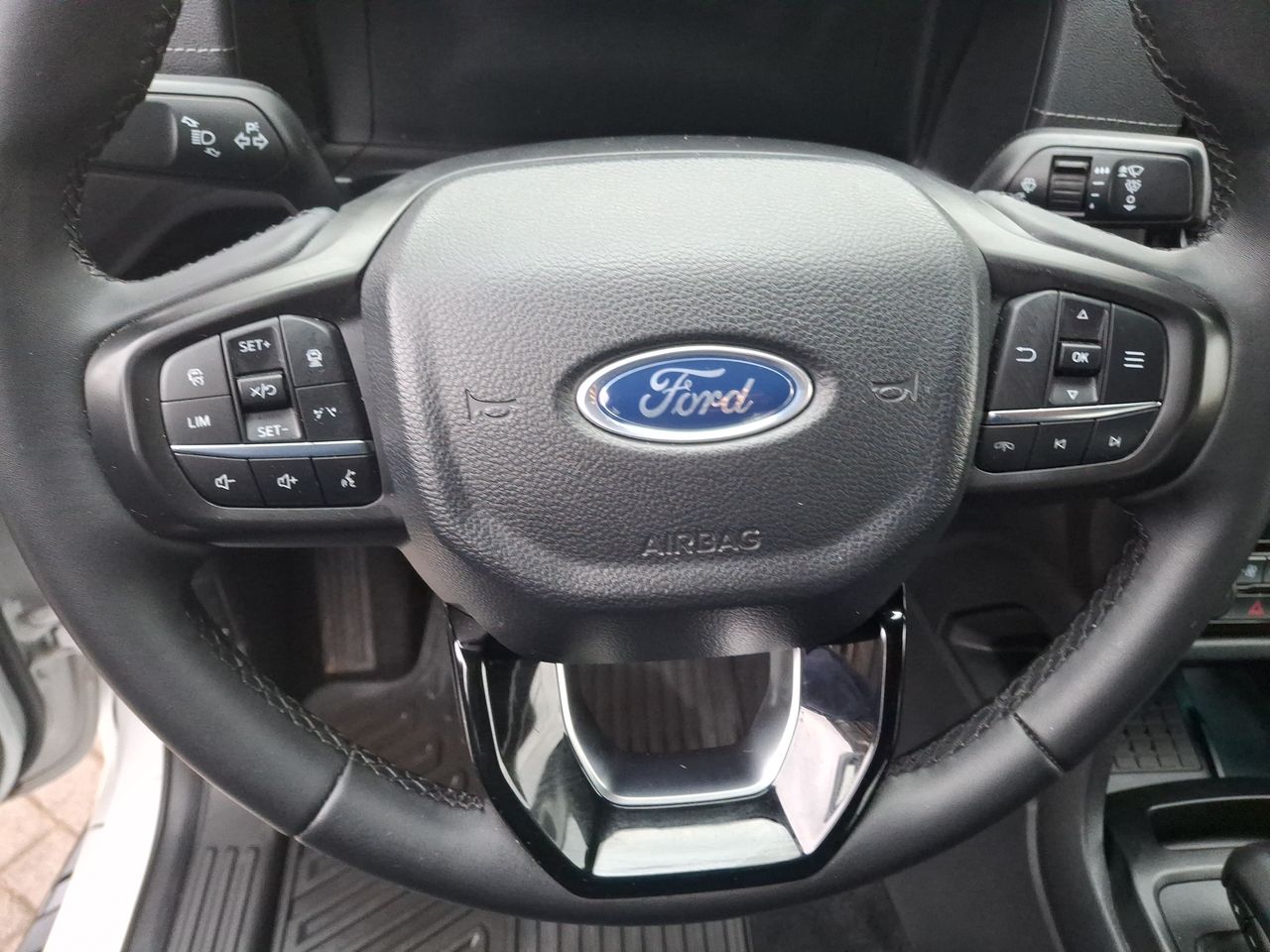 Audi Q3 — foto 19 de 28