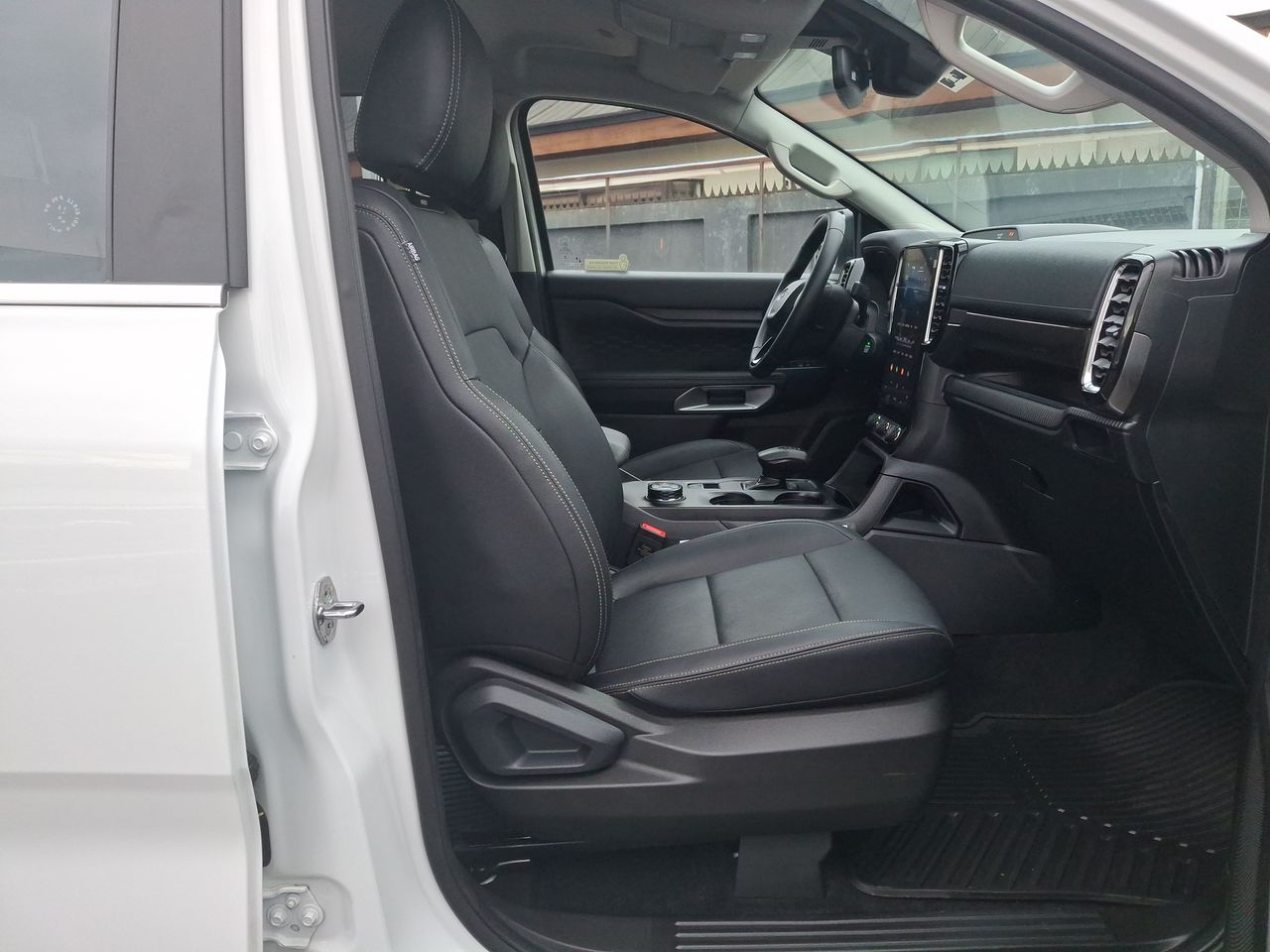 Audi Q3 — foto 26 de 28