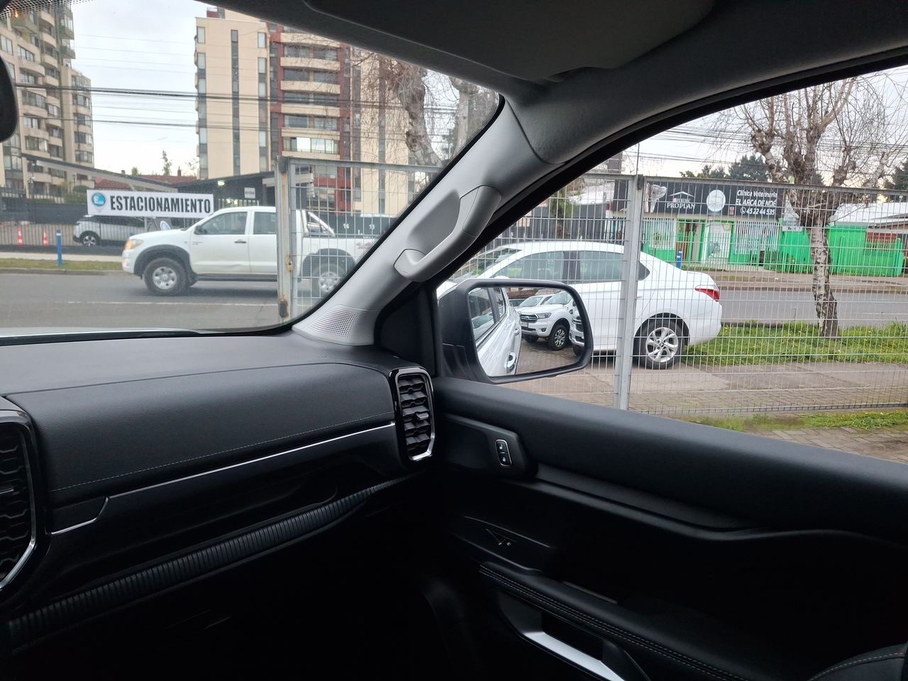 Audi Q3 — foto 3 de 28