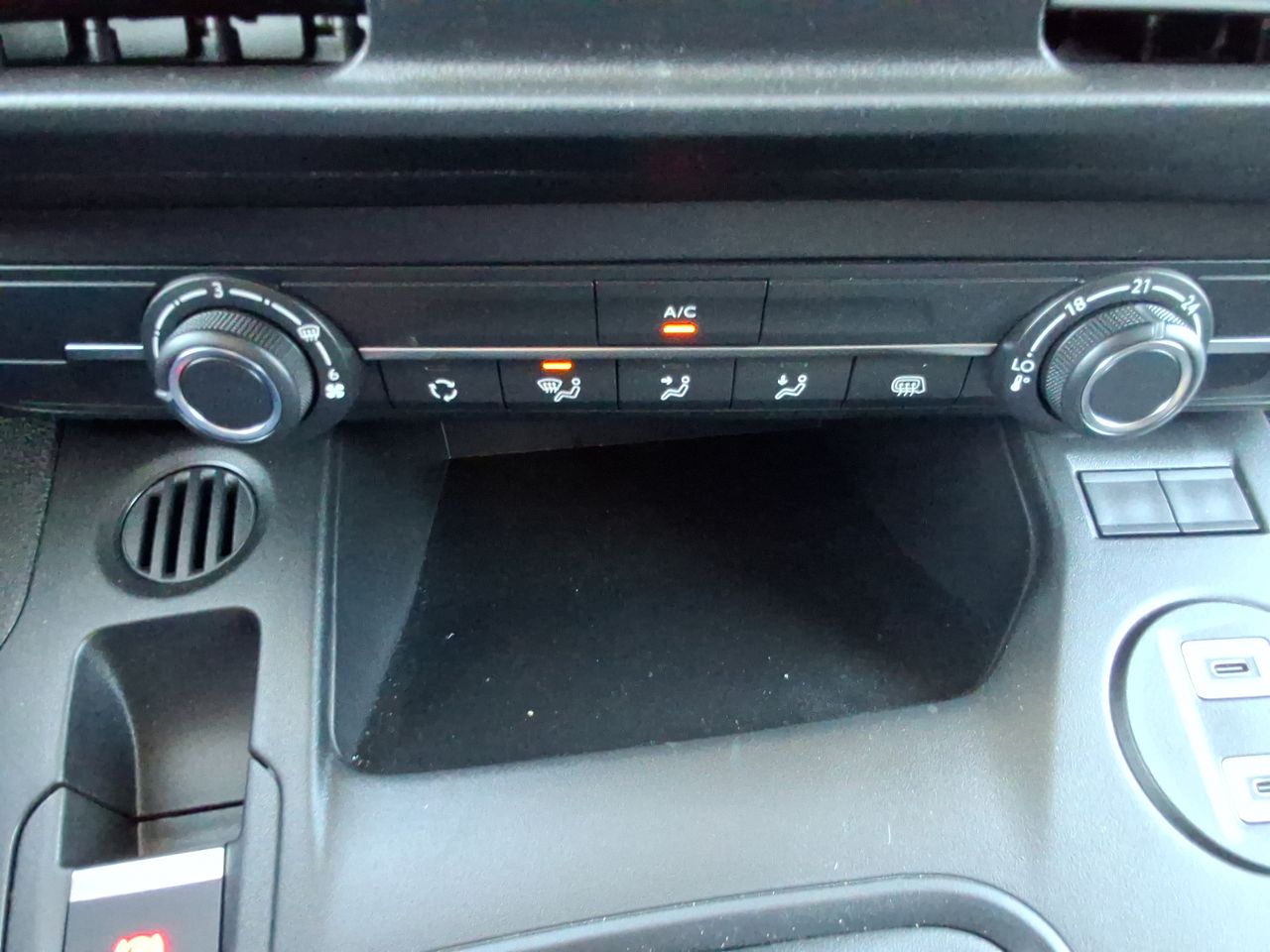 PEUGEOT - 29