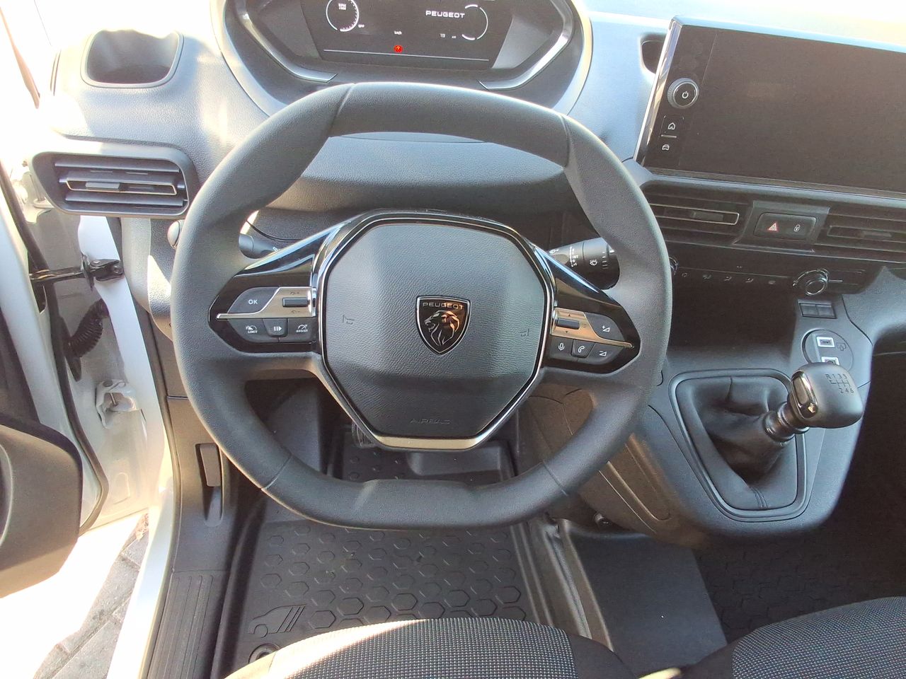 PEUGEOT - 24