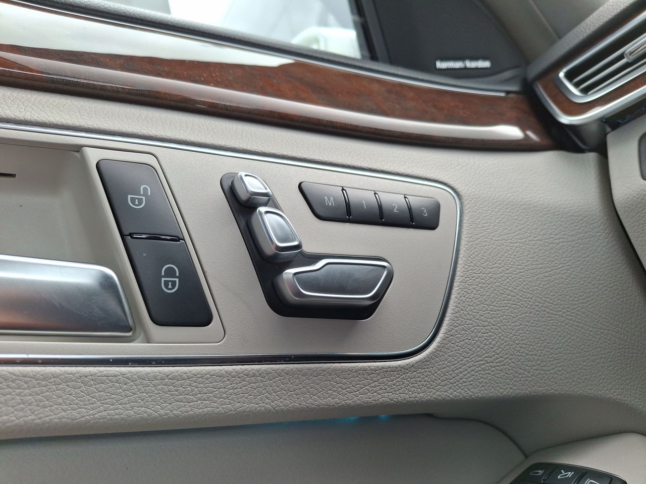 MERCEDES BENZ - 15