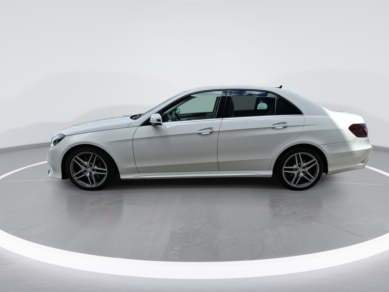 MERCEDES BENZ - 4