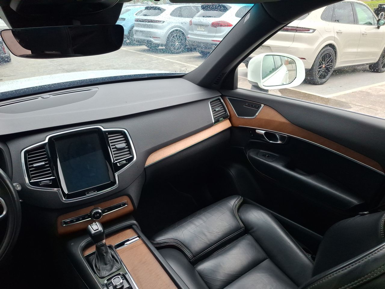 VOLVO - 2