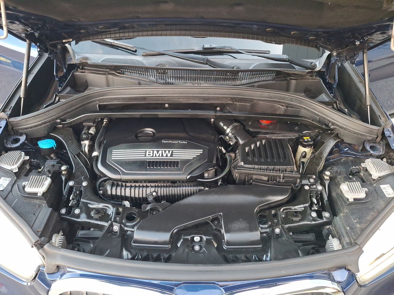 BMW - 8