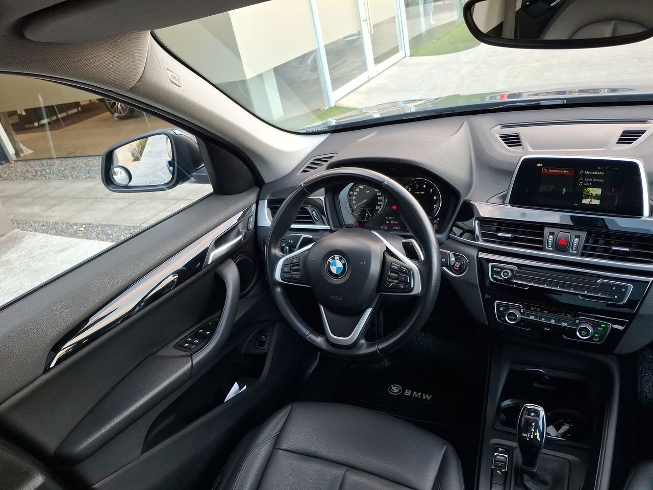 BMW - 6