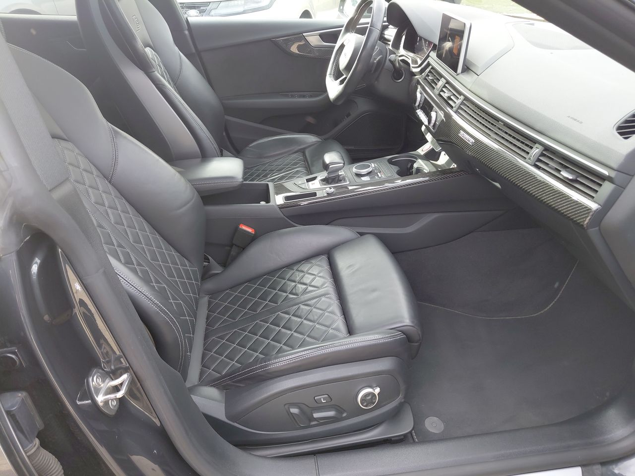 AUDI - 24
