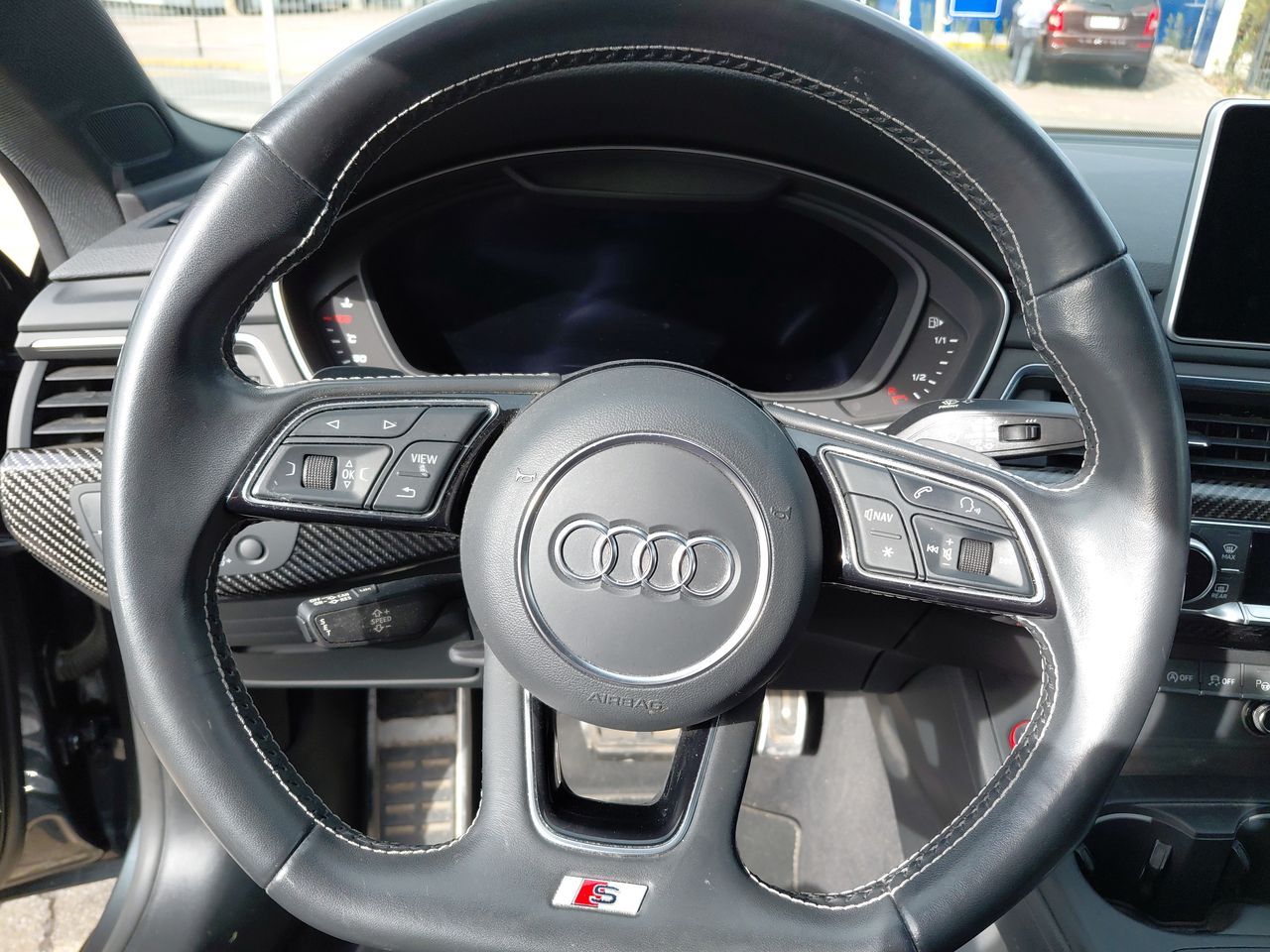 AUDI - 10