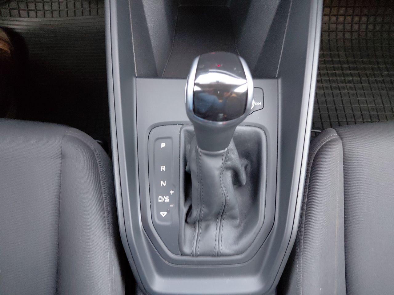 AUDI - 18