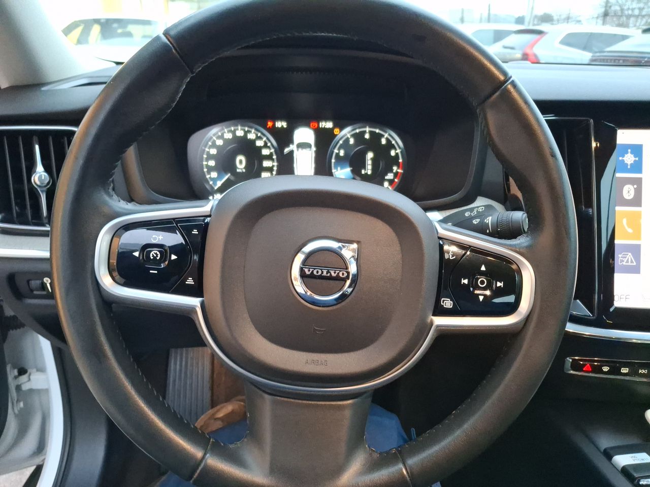 VOLVO - 8