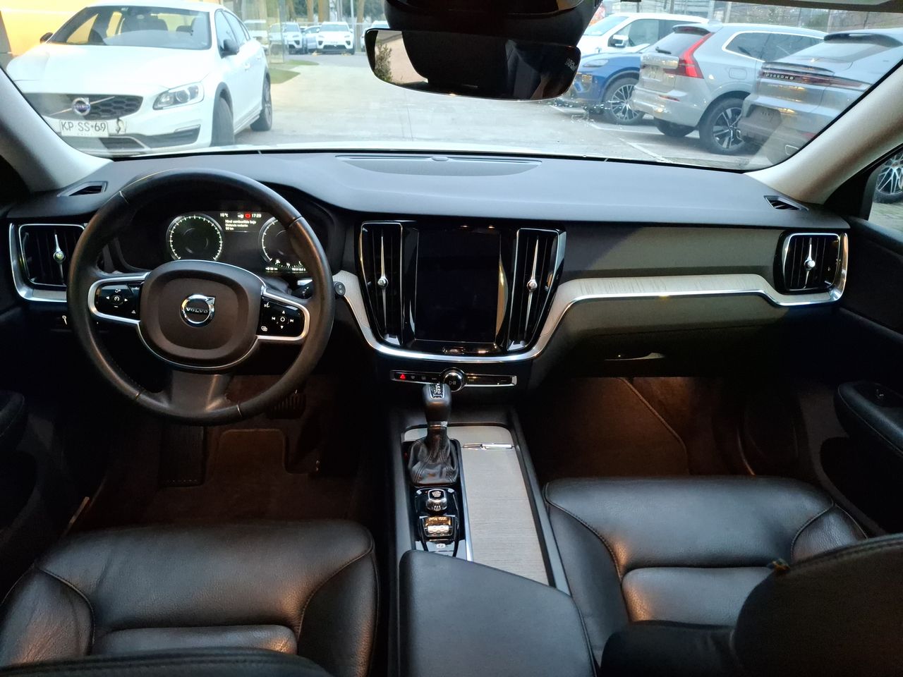 VOLVO - 1
