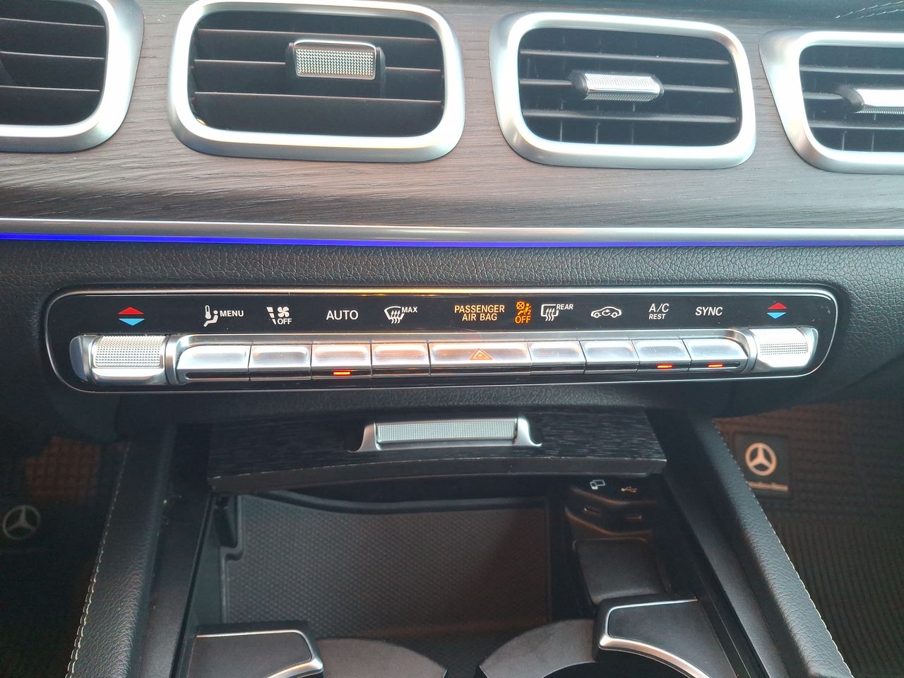MERCEDES BENZ - 20