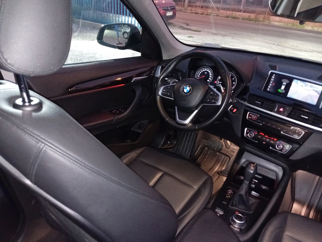 BMW - 8