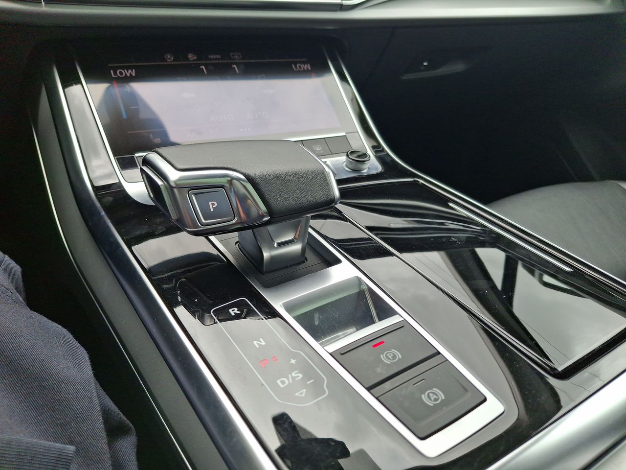 AUDI - 23