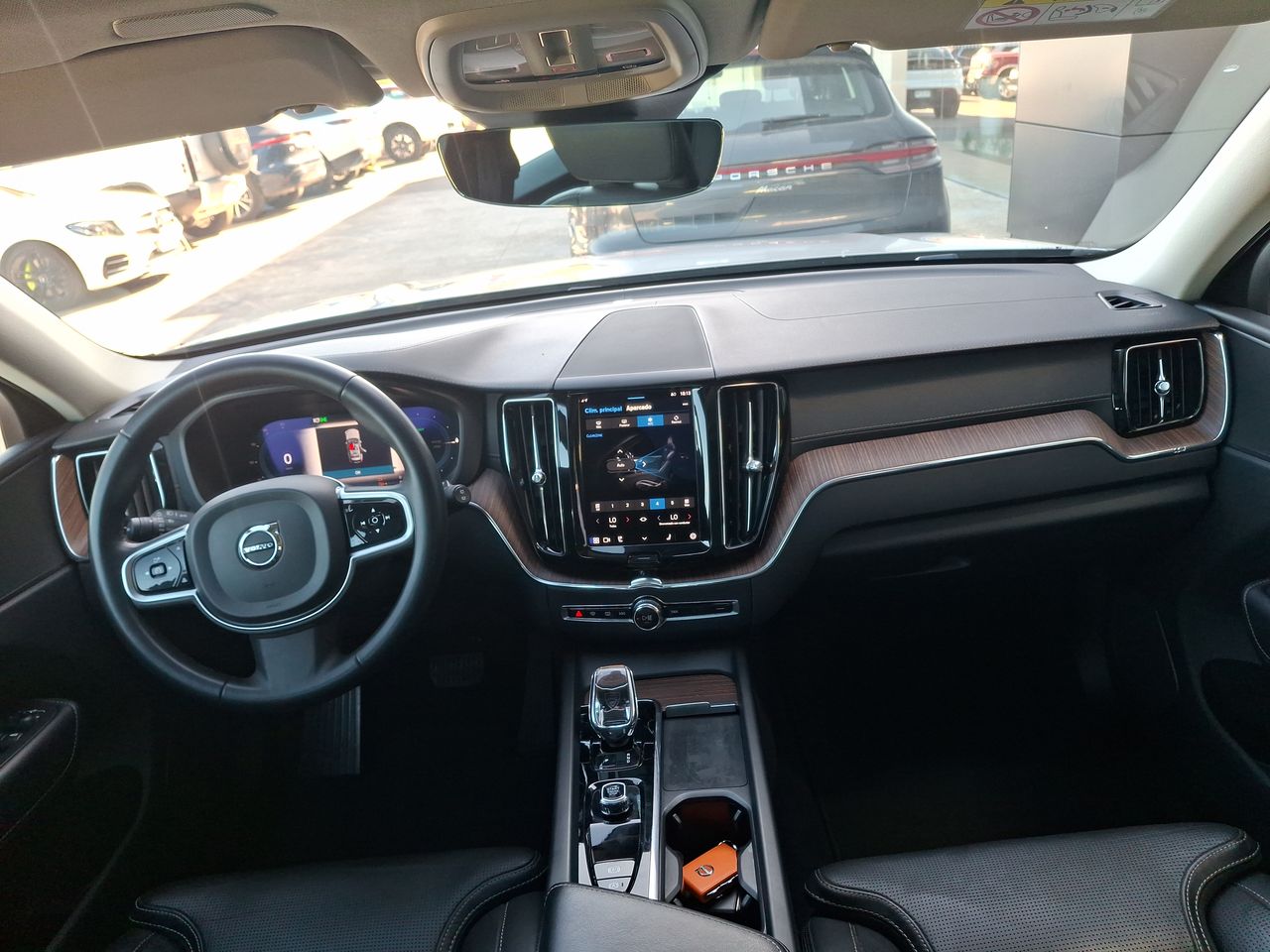 VOLVO - 23