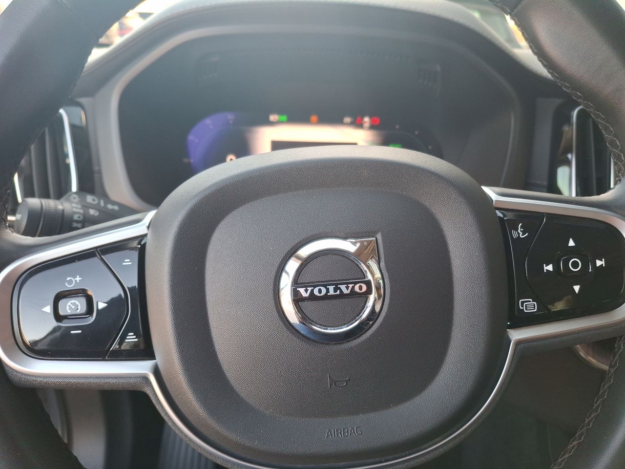 VOLVO - 17