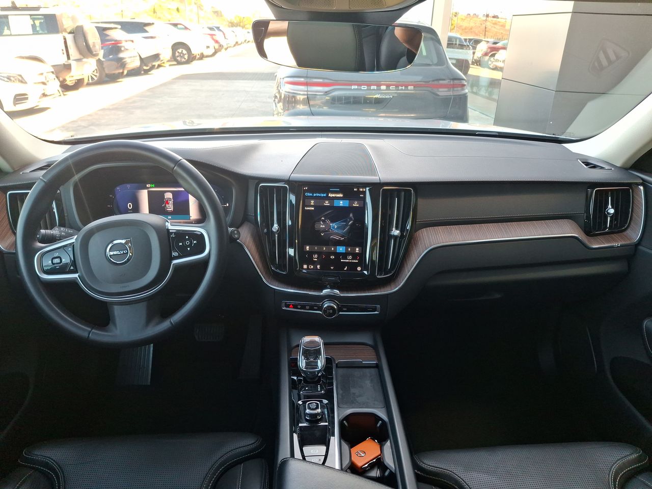 VOLVO - 1