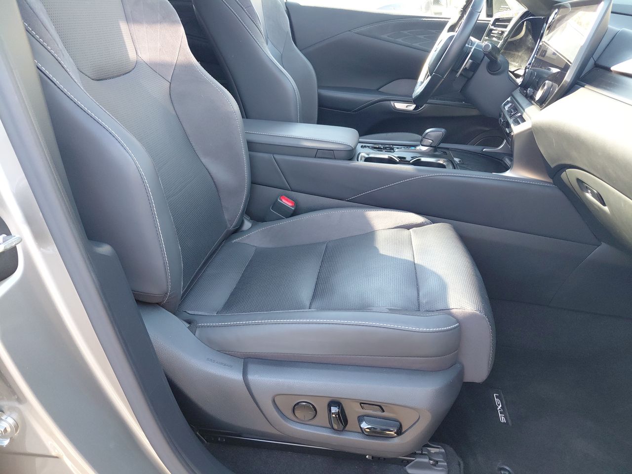 LEXUS - 23