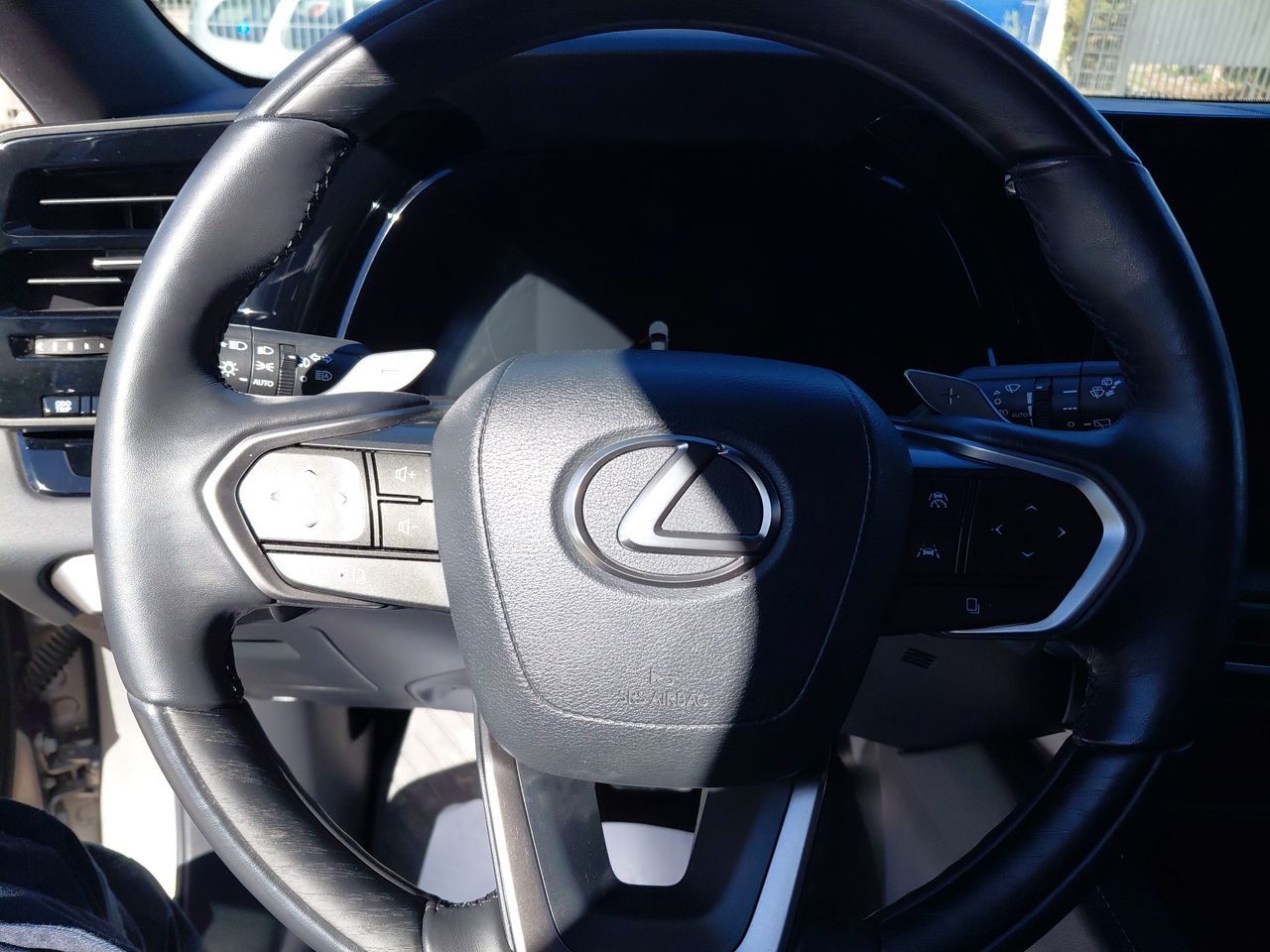 LEXUS - 10
