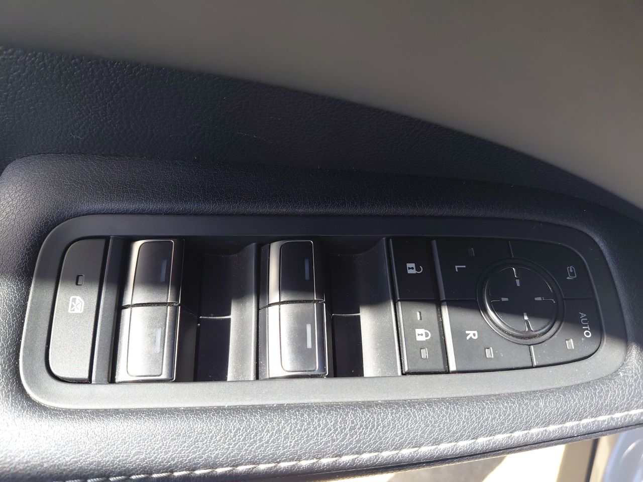 LEXUS - 14