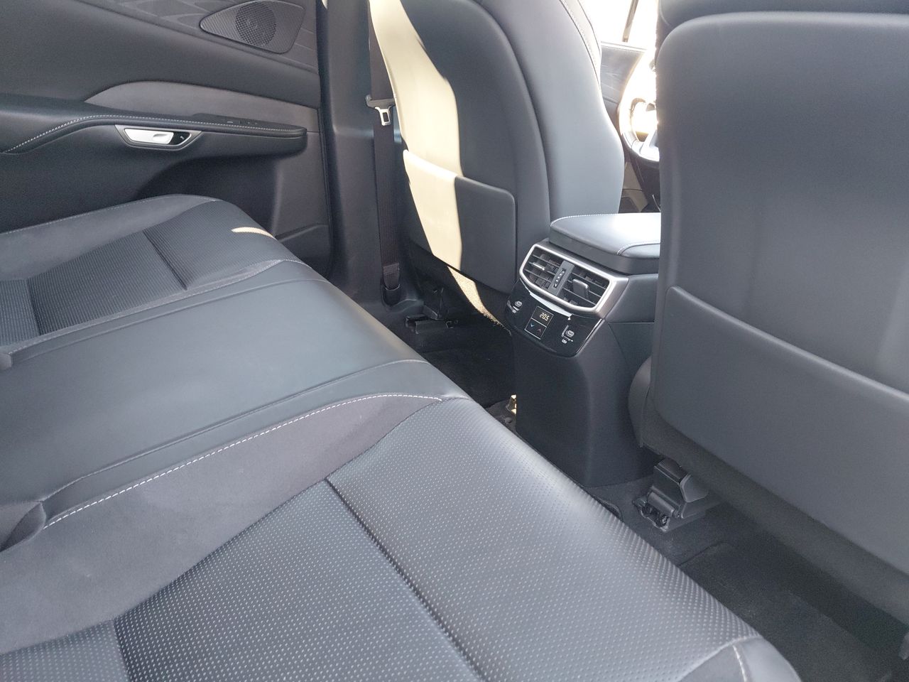 LEXUS - 4