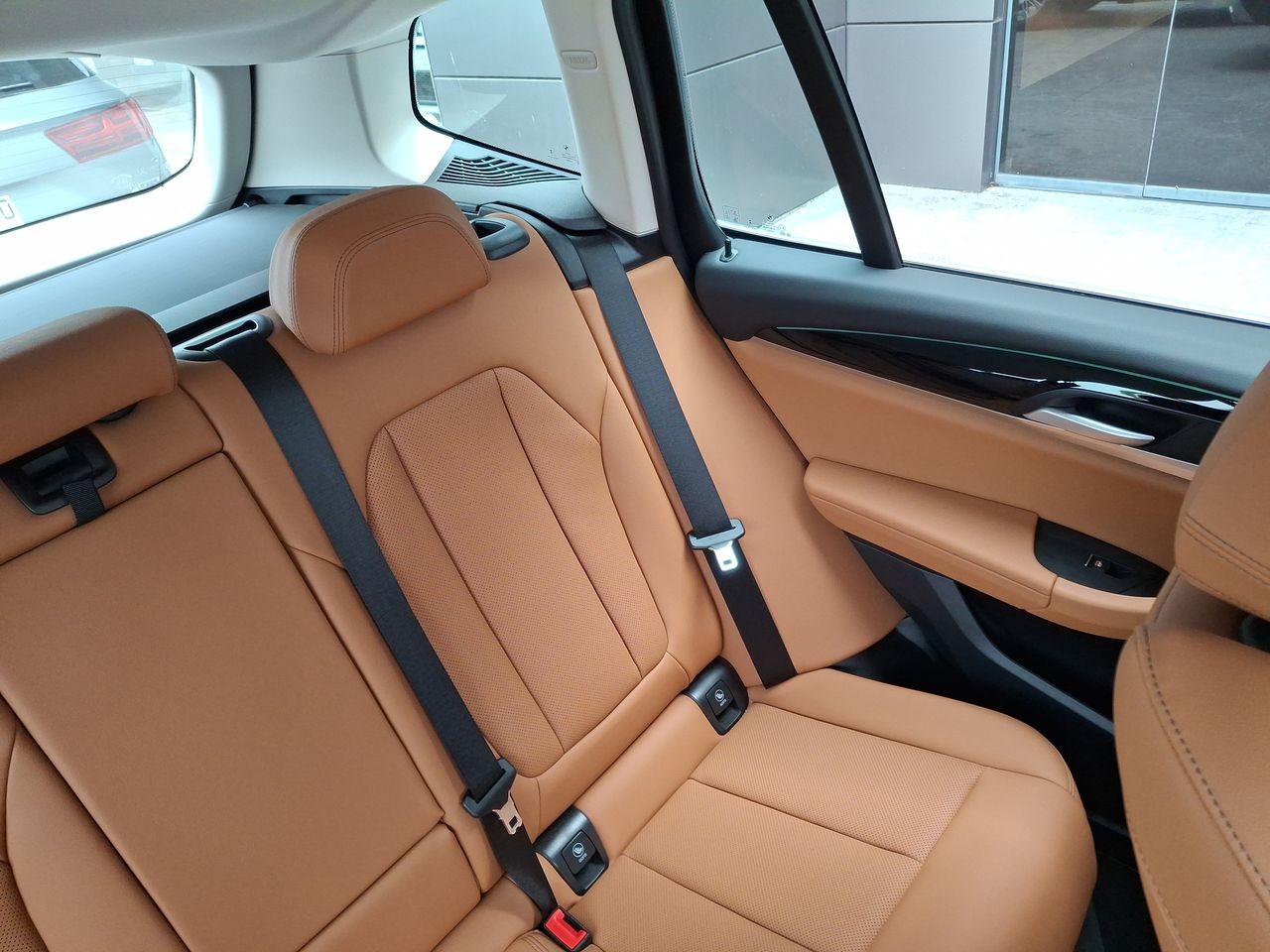 BMW - 5