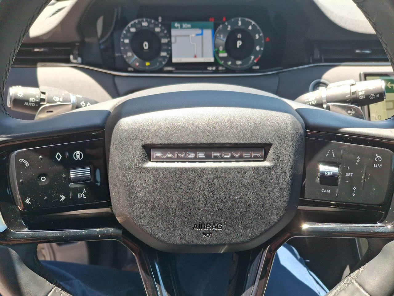 LAND ROVER - 18