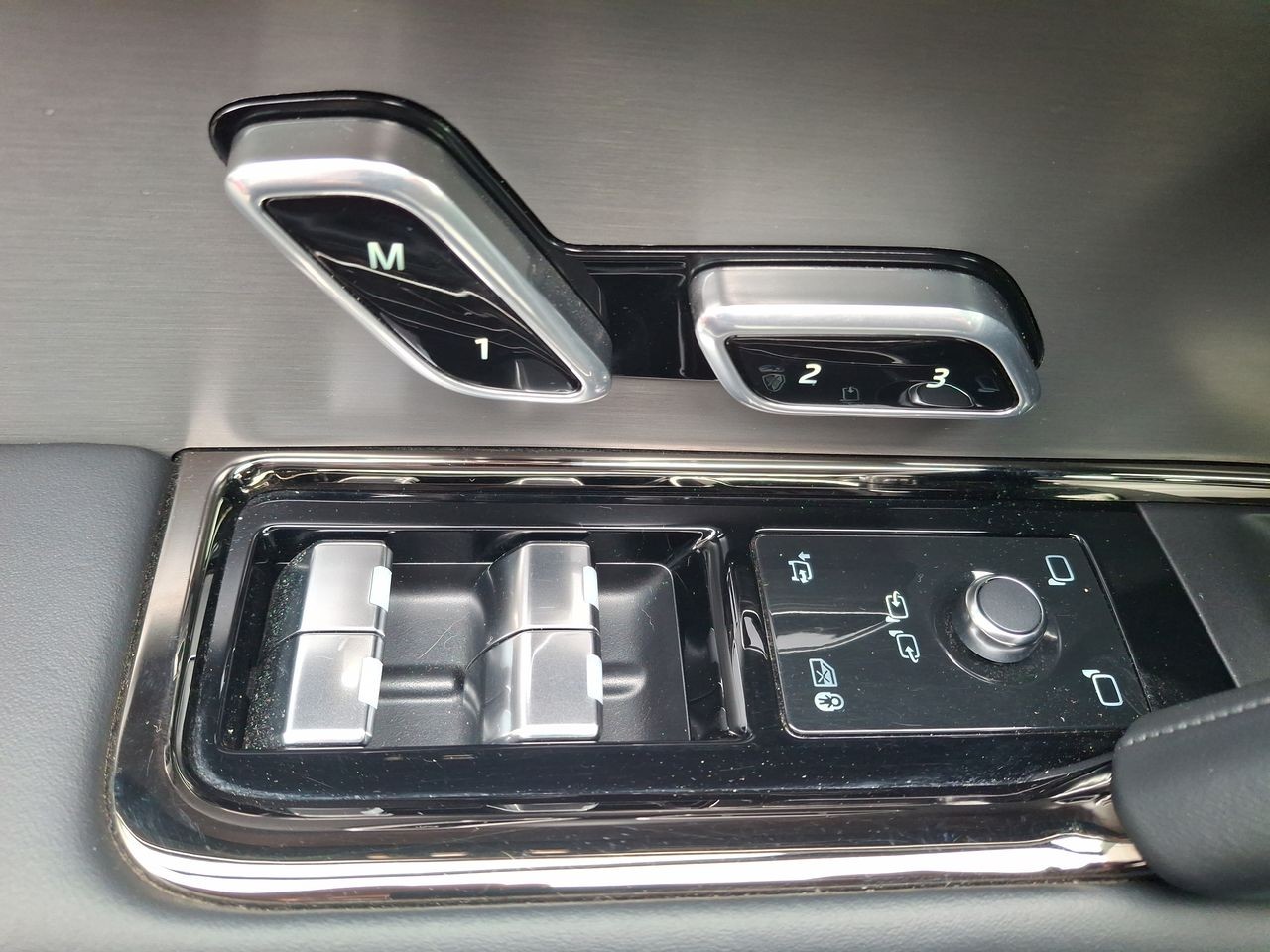 LAND ROVER - 9