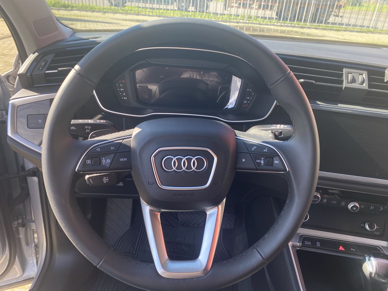 AUDI - 16