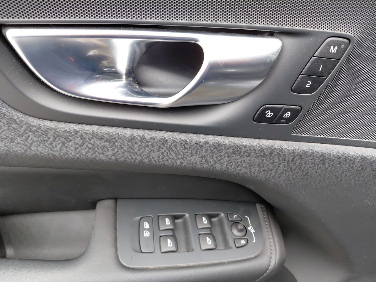 VOLVO - 8