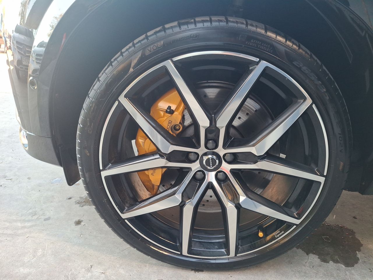 VOLVO - 9