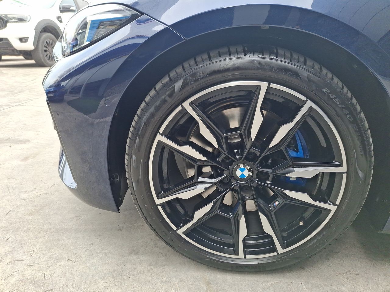 BMW - 7