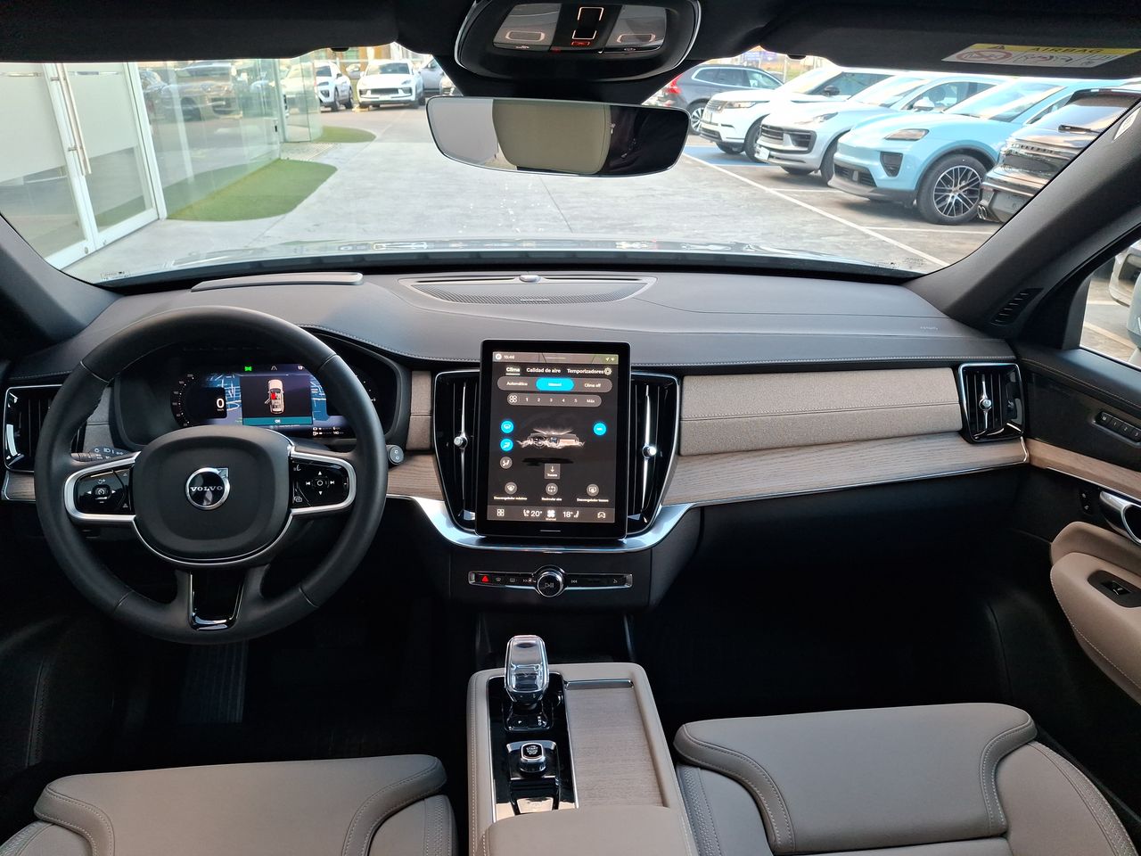 VOLVO - 1