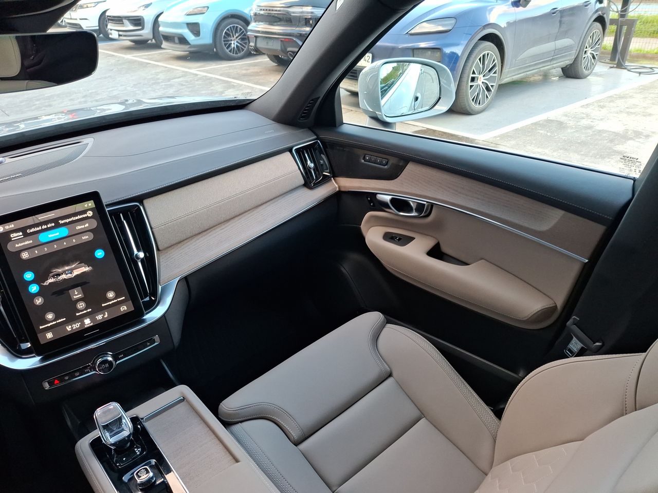 VOLVO - 2