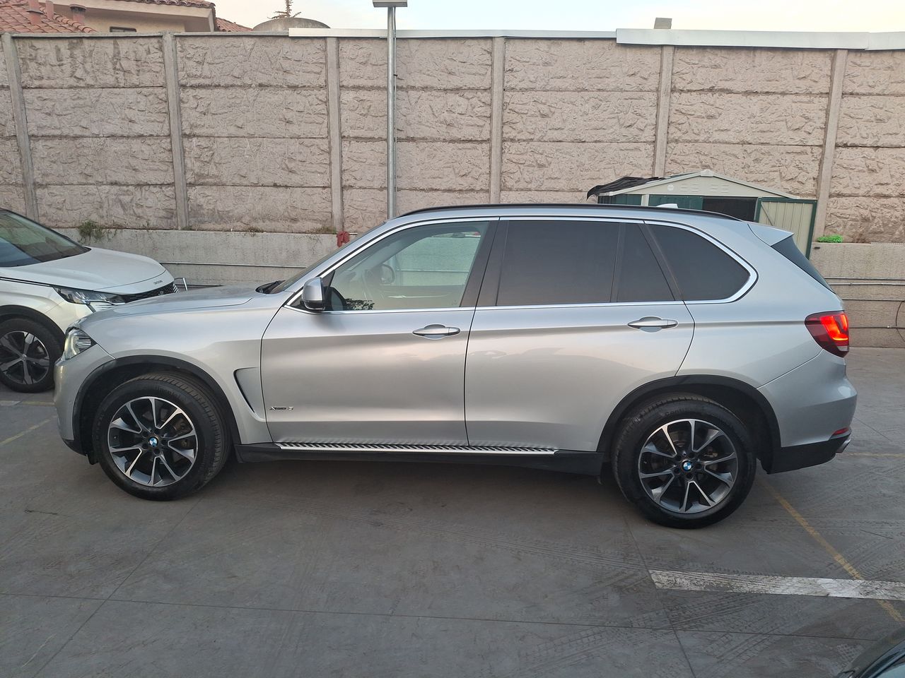 BMW - 4