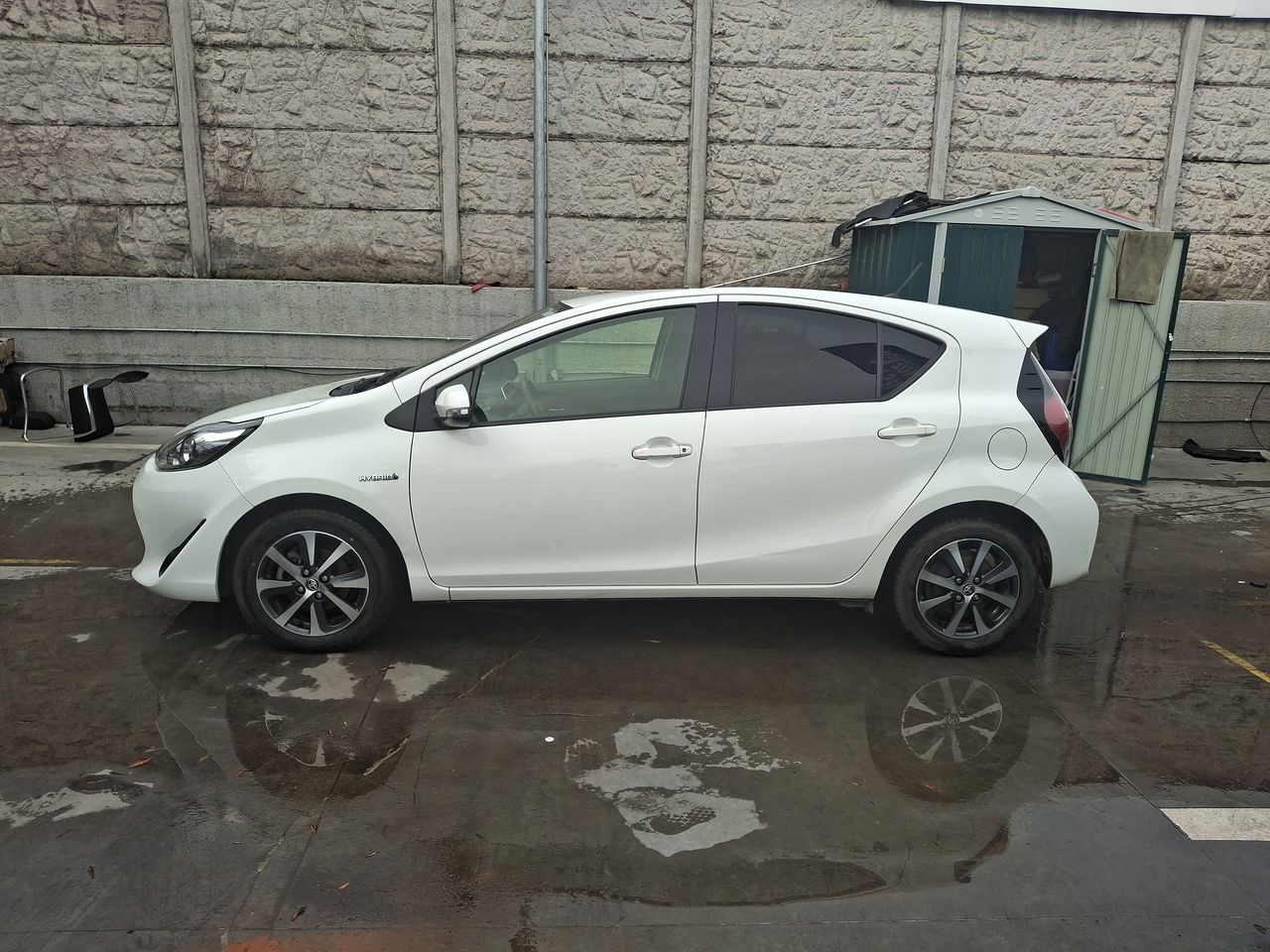 TOYOTA - 4