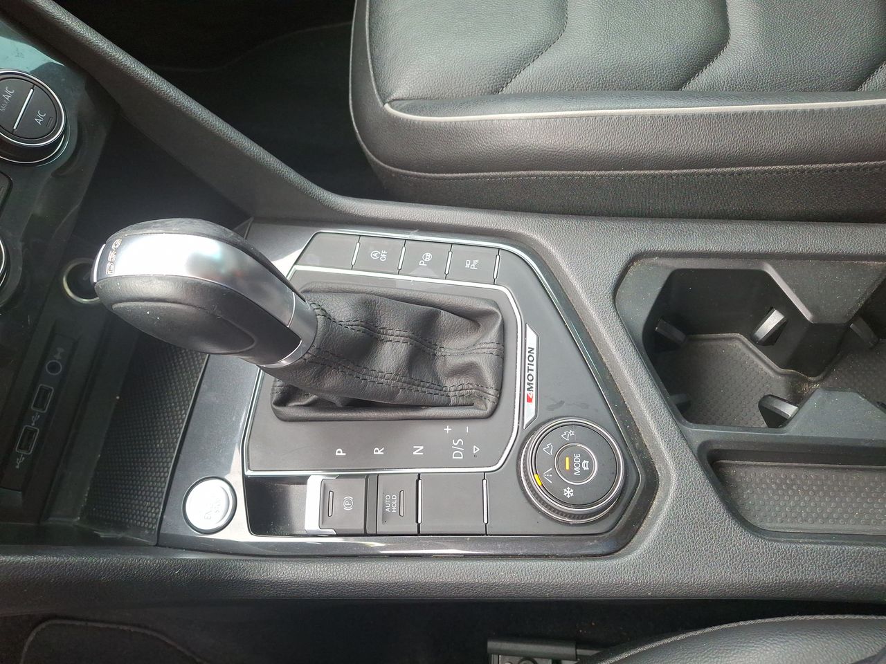 VOLKSWAGEN - 29