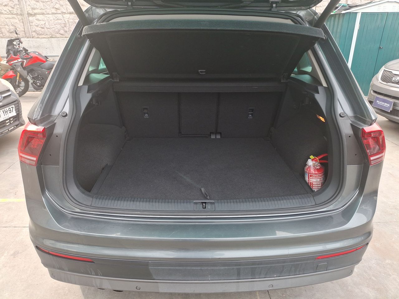VOLKSWAGEN - 19